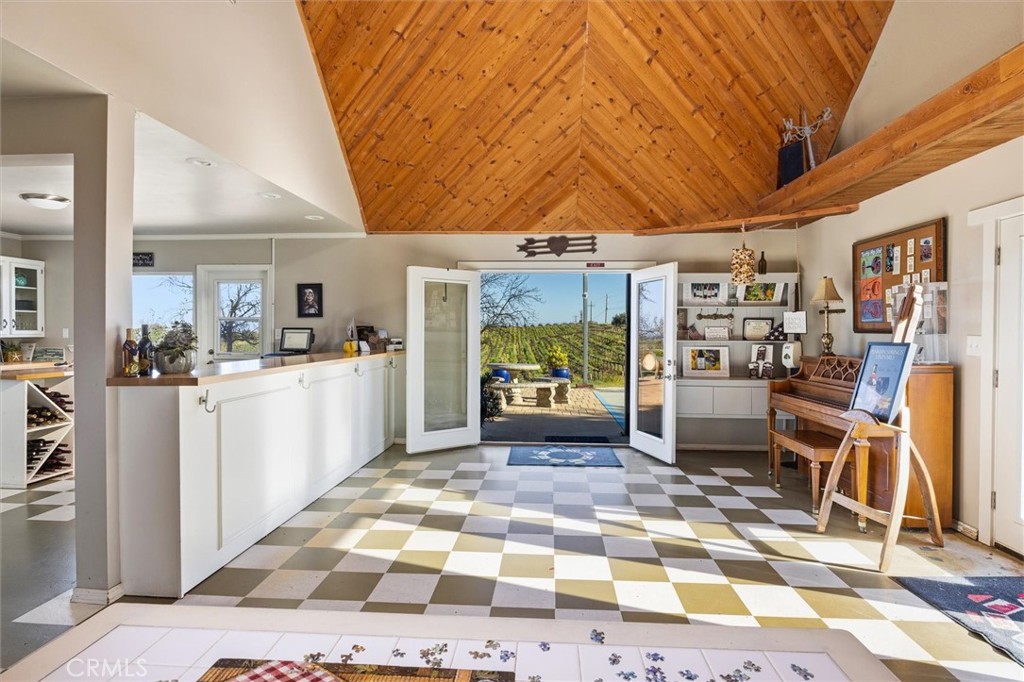 main property photo 10