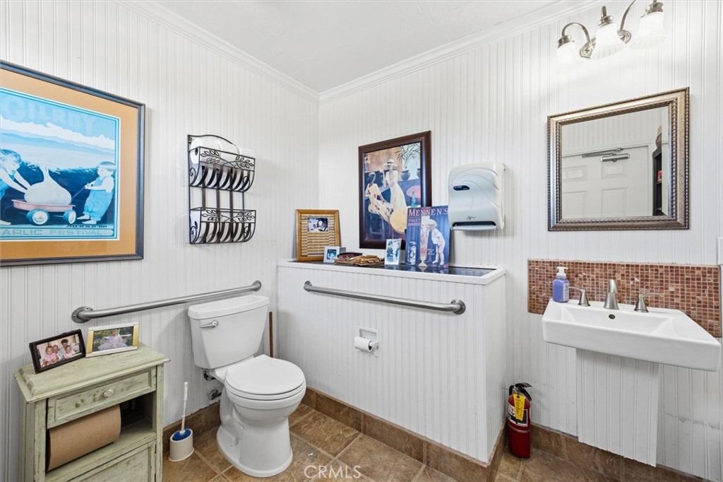 main property photo 43
