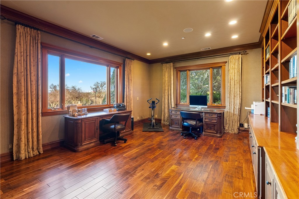 main property photo 19