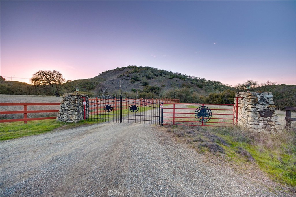 main property photo 4