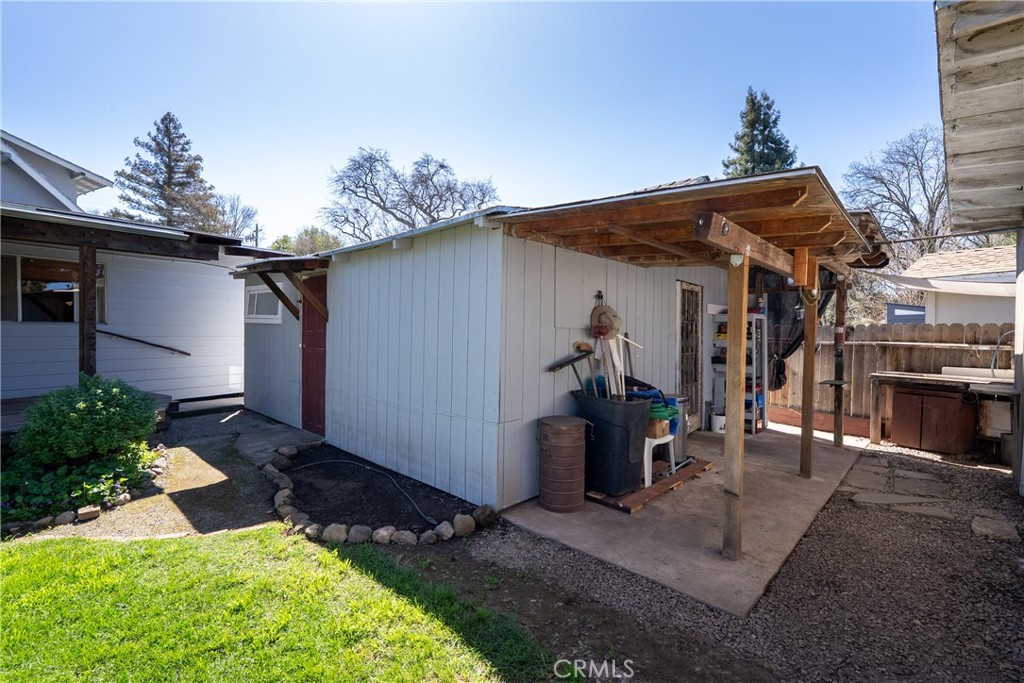 main property photo 40