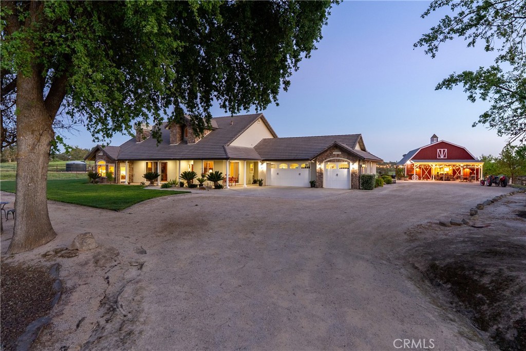 main property photo 4
