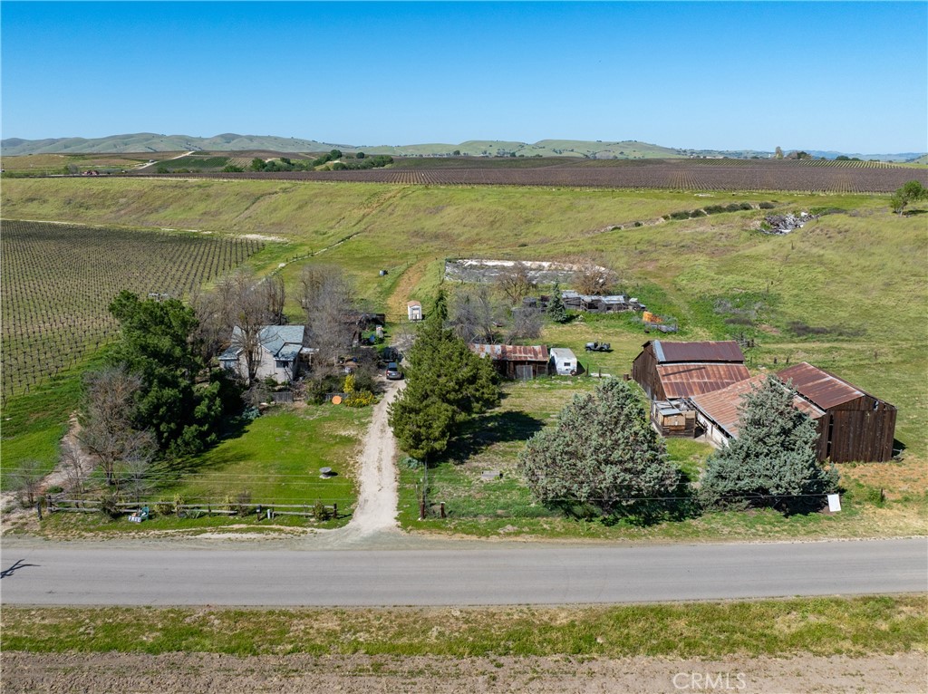 main property photo 36