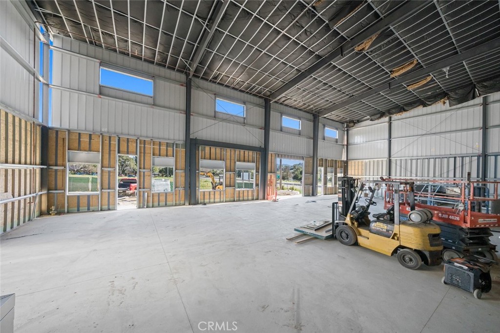 main property photo 13