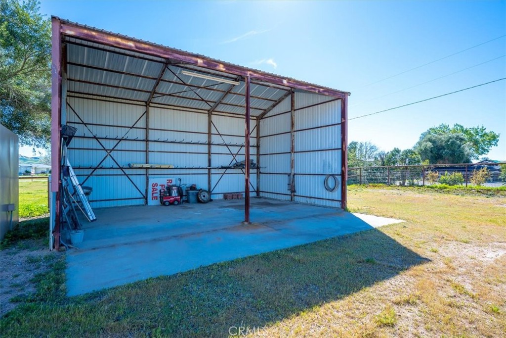 main property photo 4