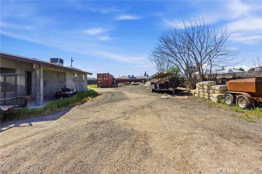 main property photo 35
