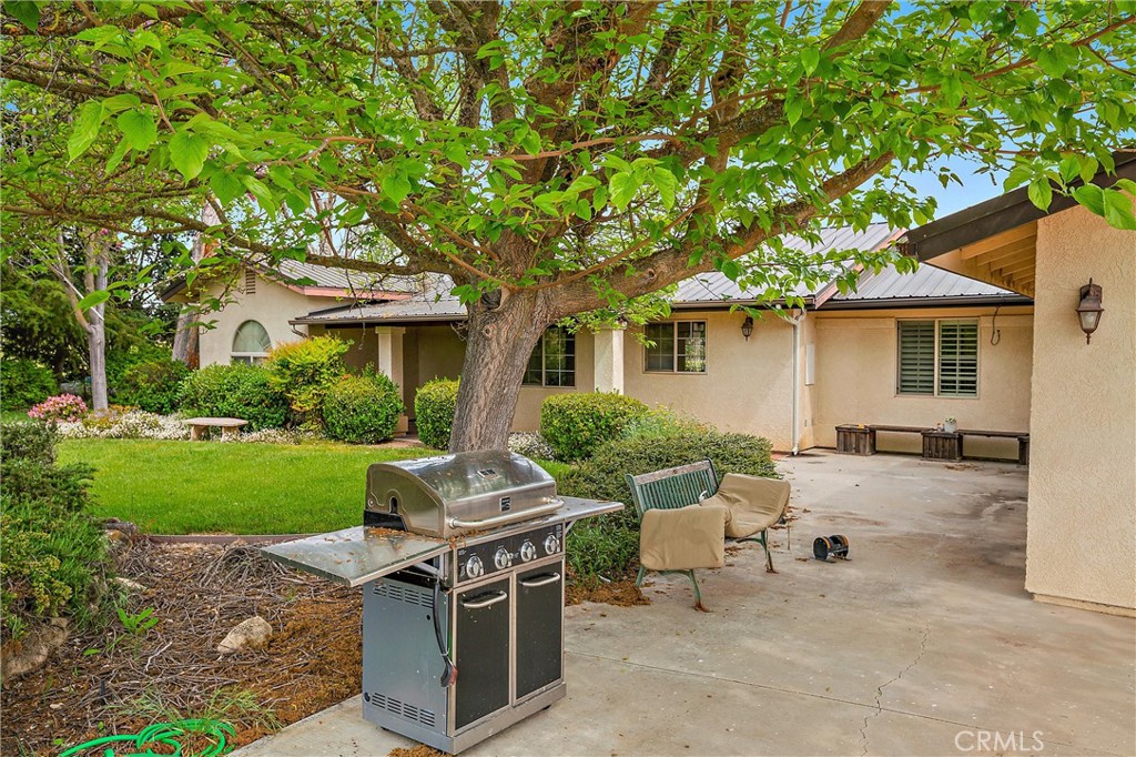 main property photo 13