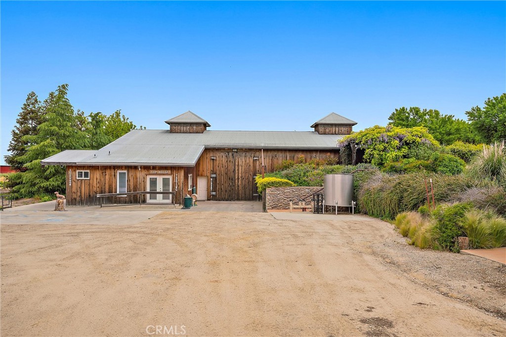 main property photo 17