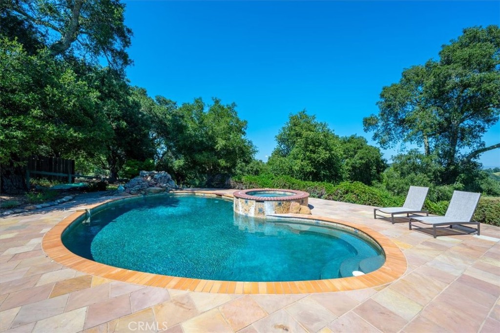 main property photo 41