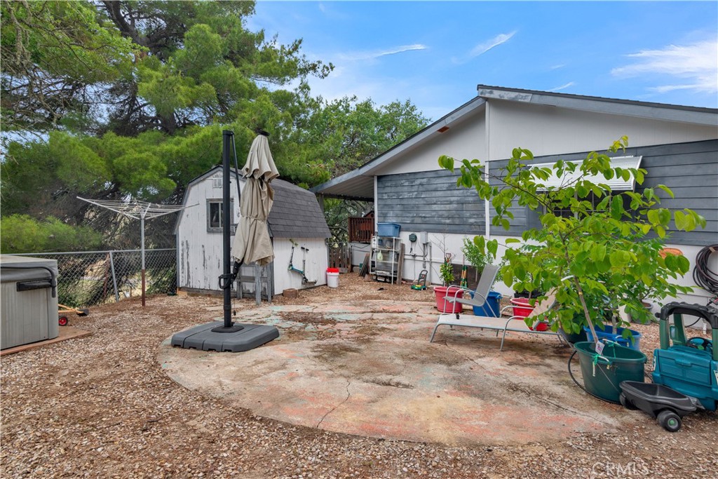 main property photo 40