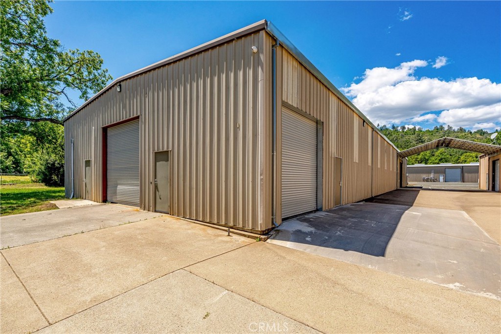 main property photo 40