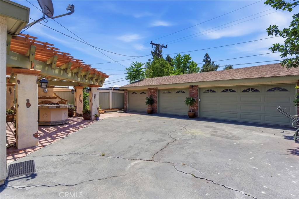 main property photo 43