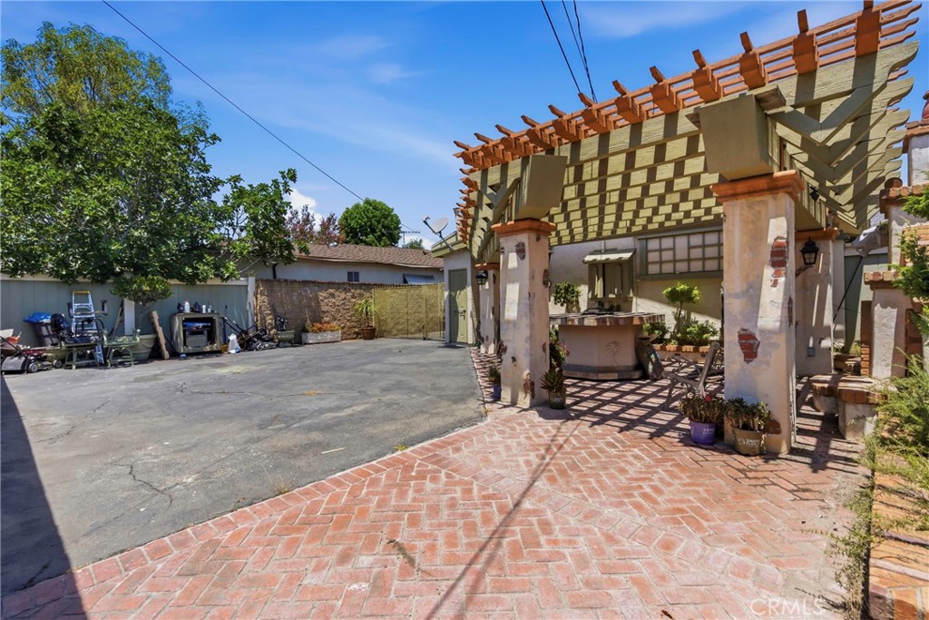 main property photo 45