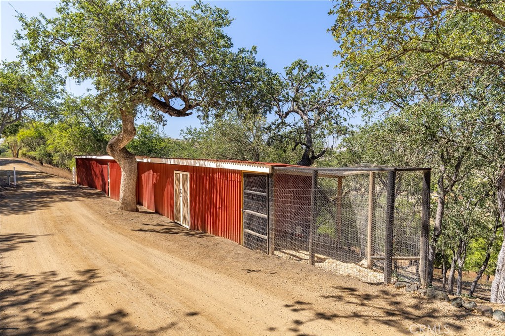 main property photo 10