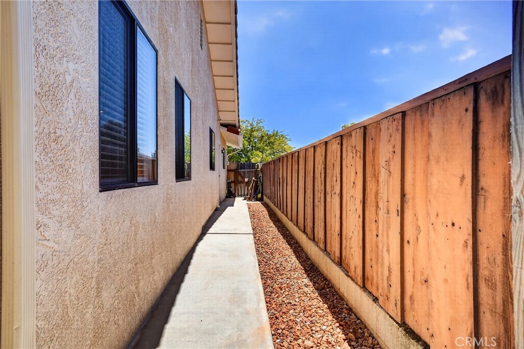 main property photo 31