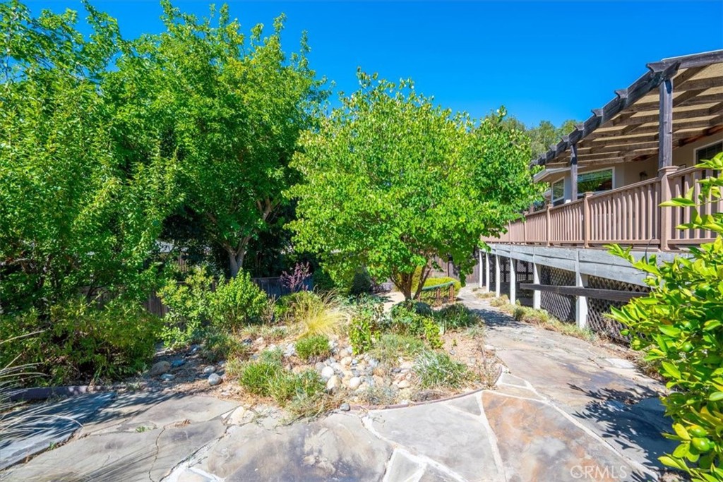main property photo 33