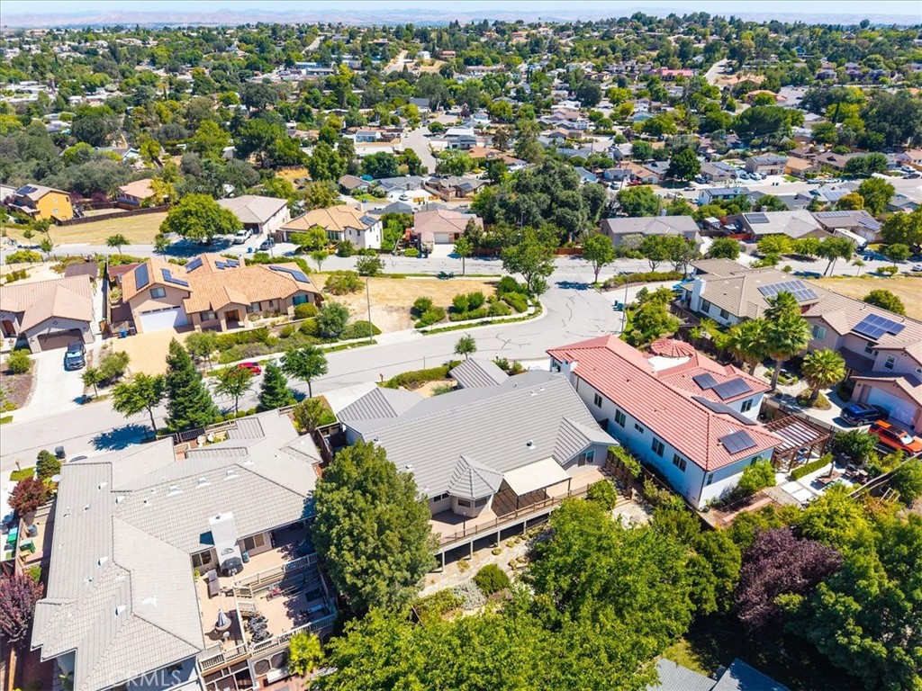 main property photo 41