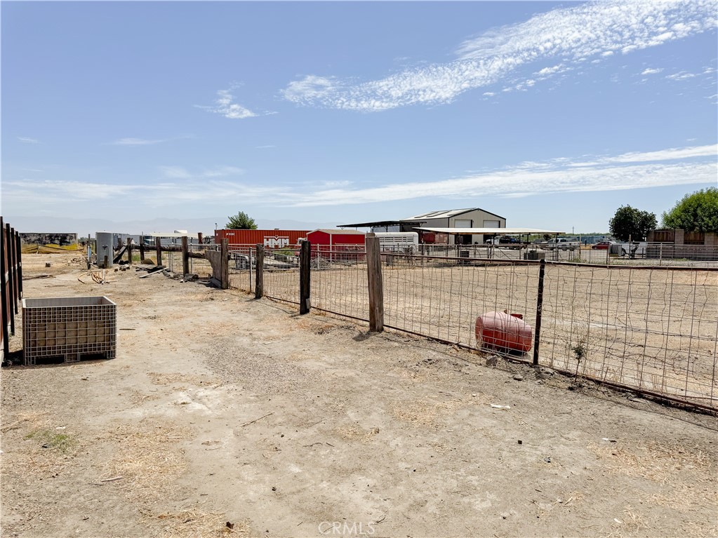 main property photo 37