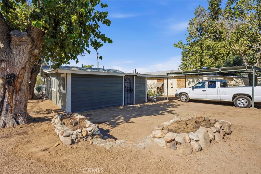 main property photo 28
