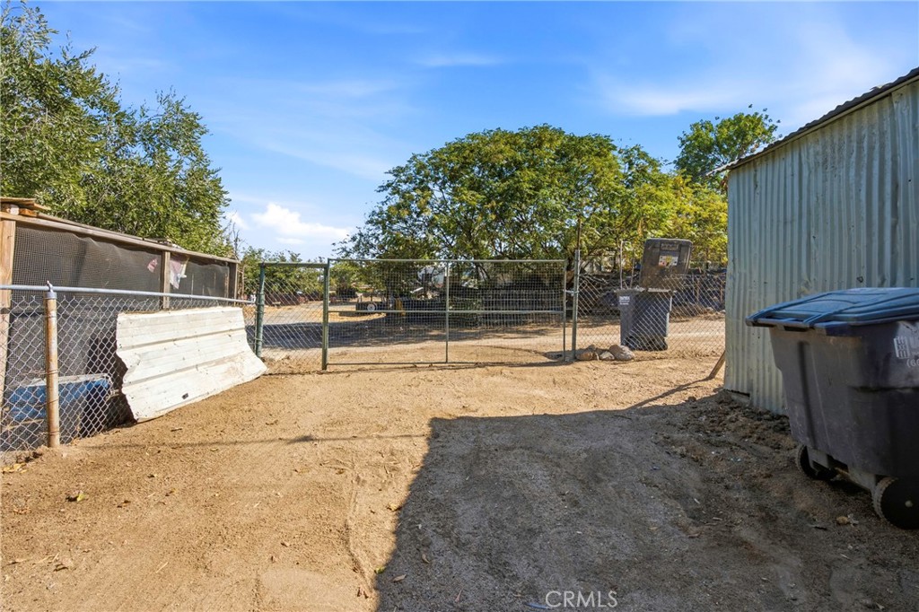 main property photo 30