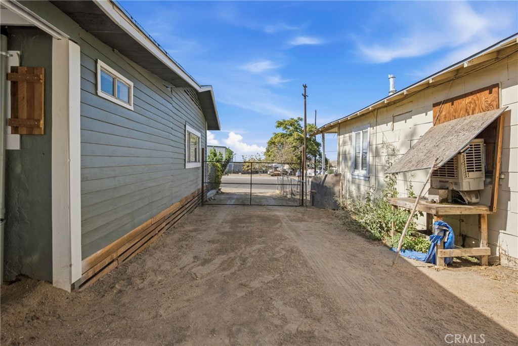 main property photo 33