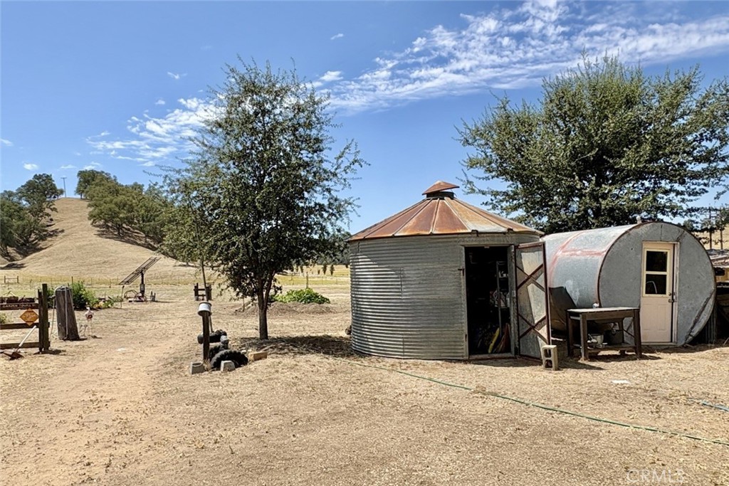 main property photo 32