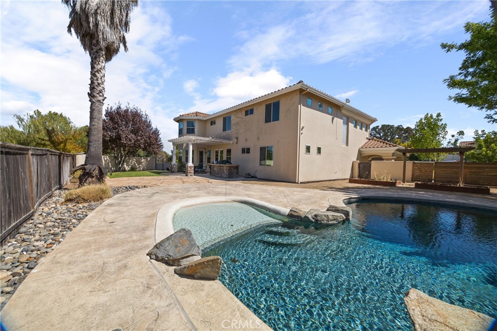 main property photo 35