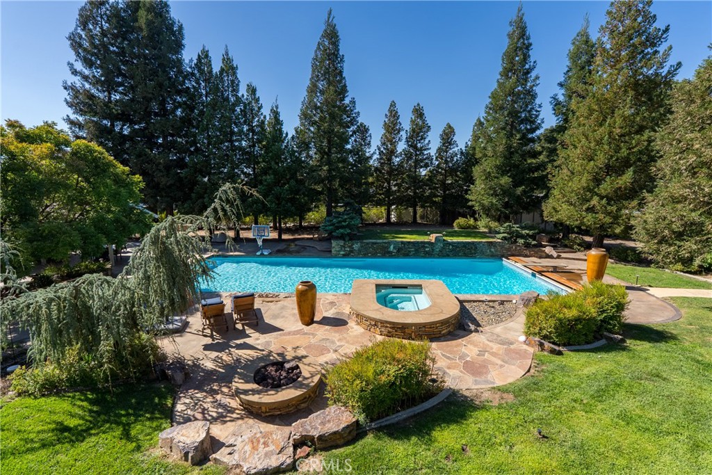 main property photo 32
