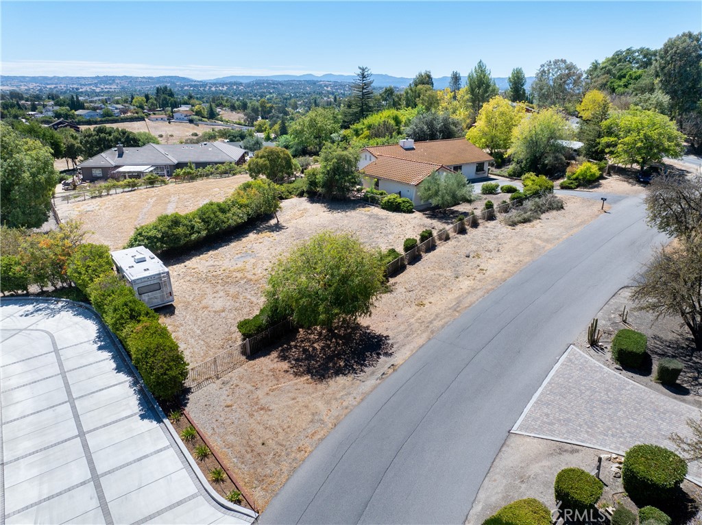 main property photo 37