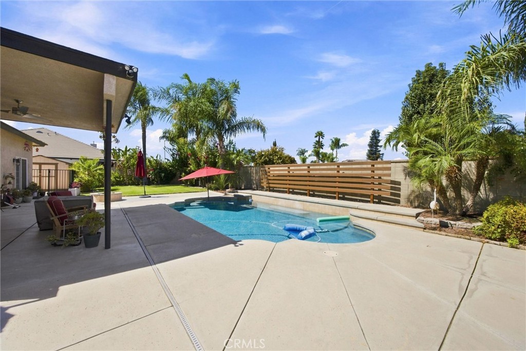 main property photo 40