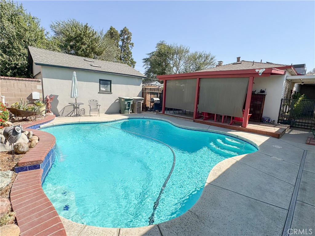 main property photo 40