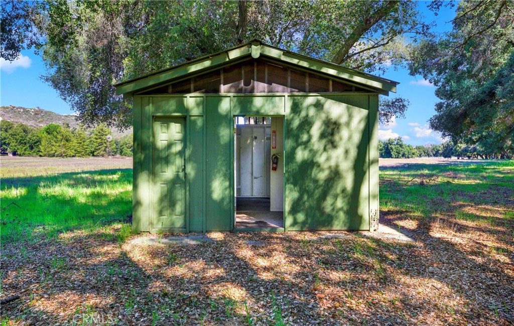 main property photo 6