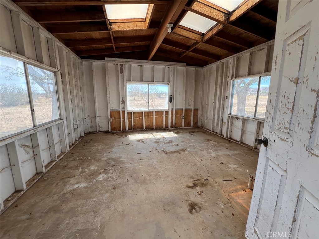 main property photo 25