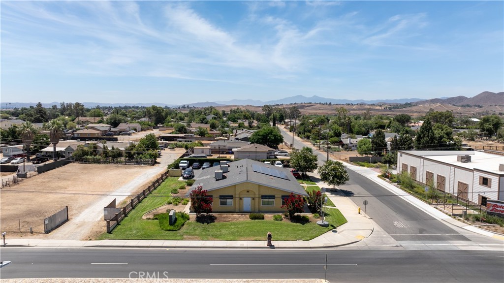 main property photo 30