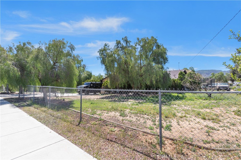 main property photo 28