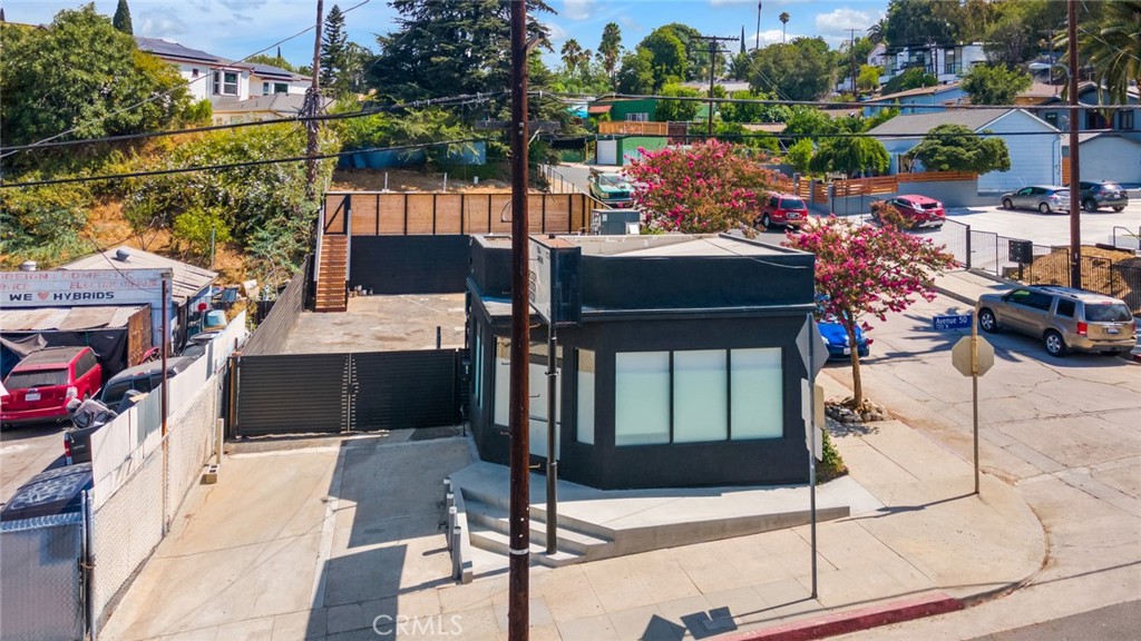 main property photo 16