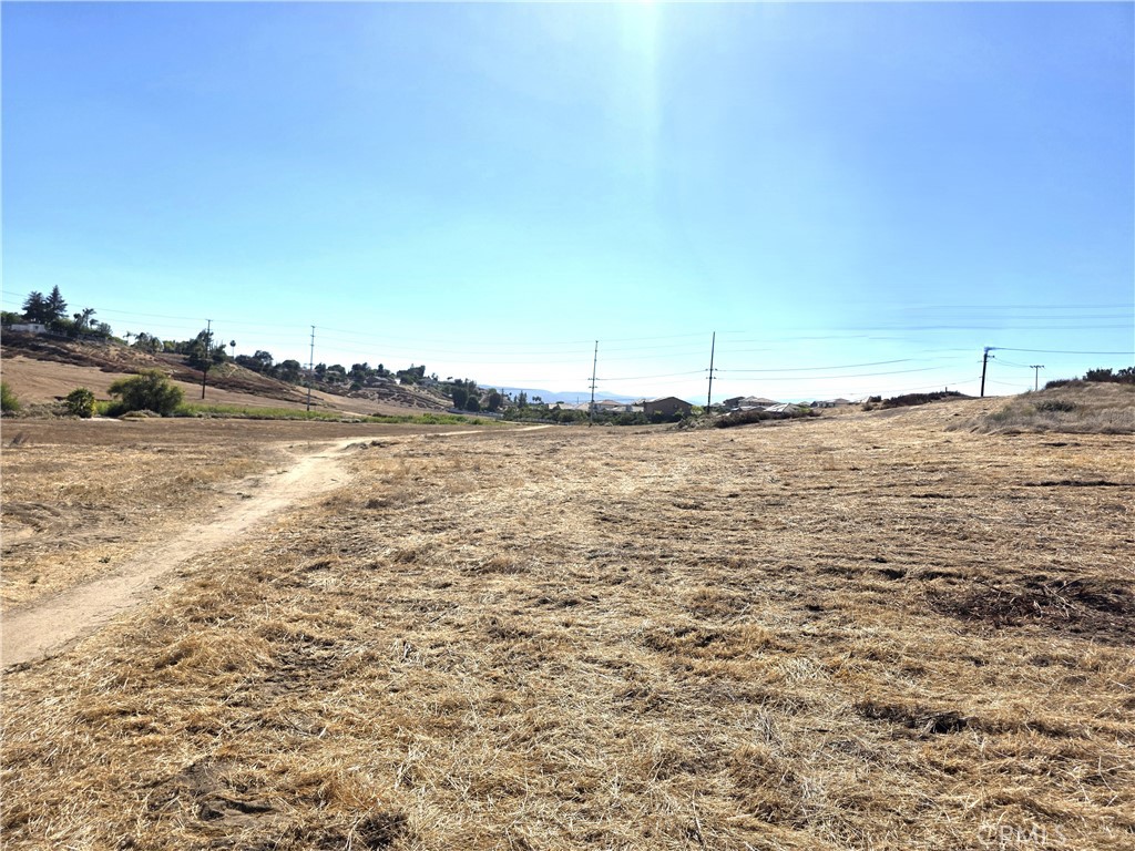 main property photo 18
