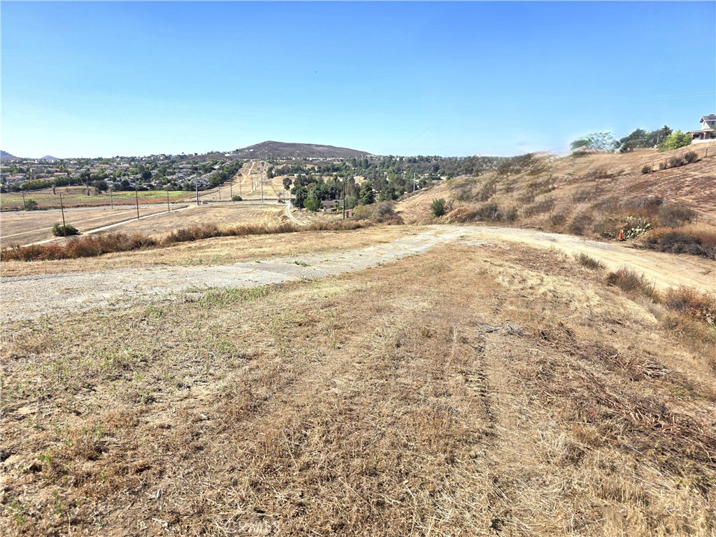 main property photo 23