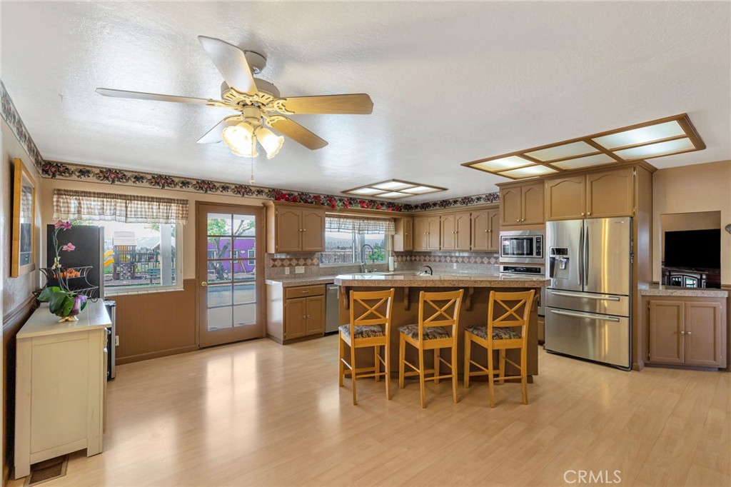 main property photo 6