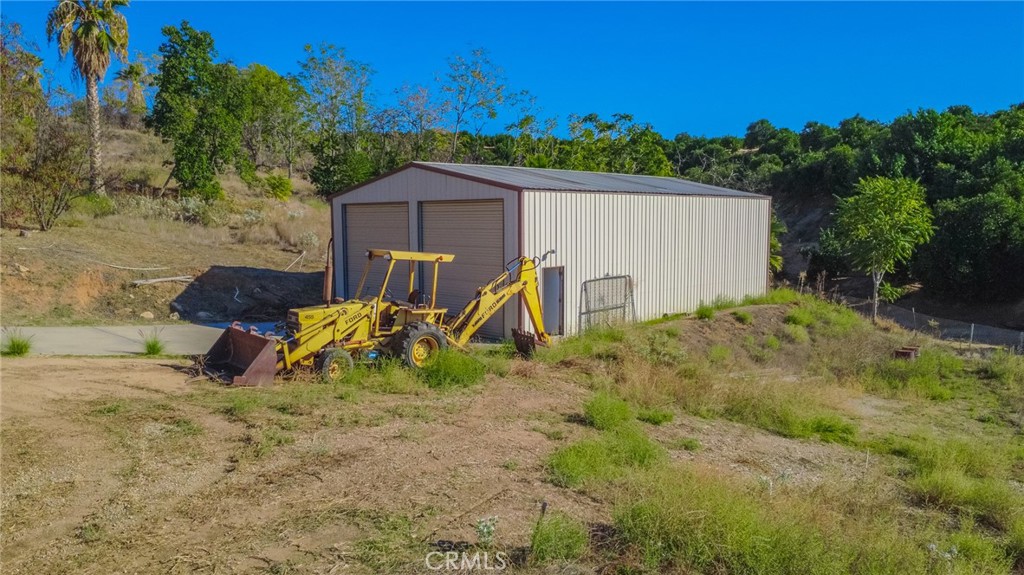 main property photo 11