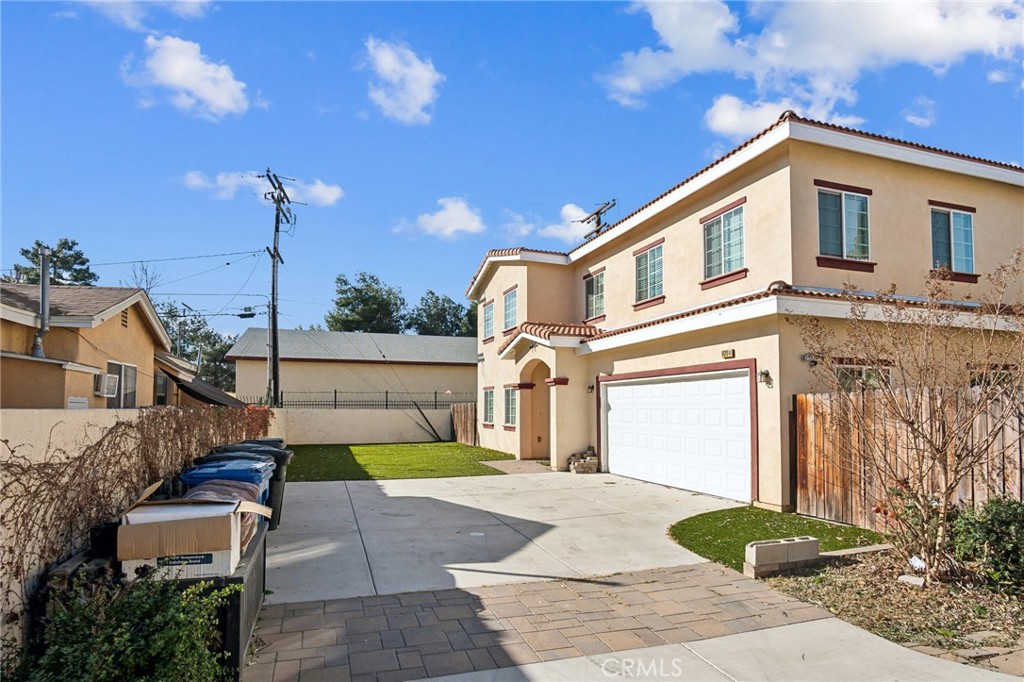 main property photo 11