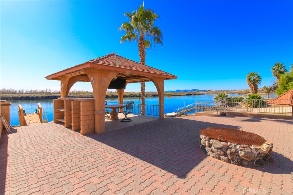 main property photo 40