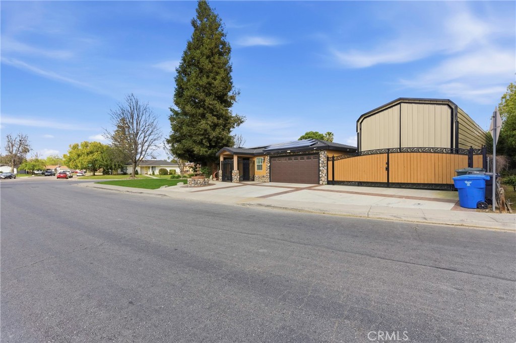 main property photo 38