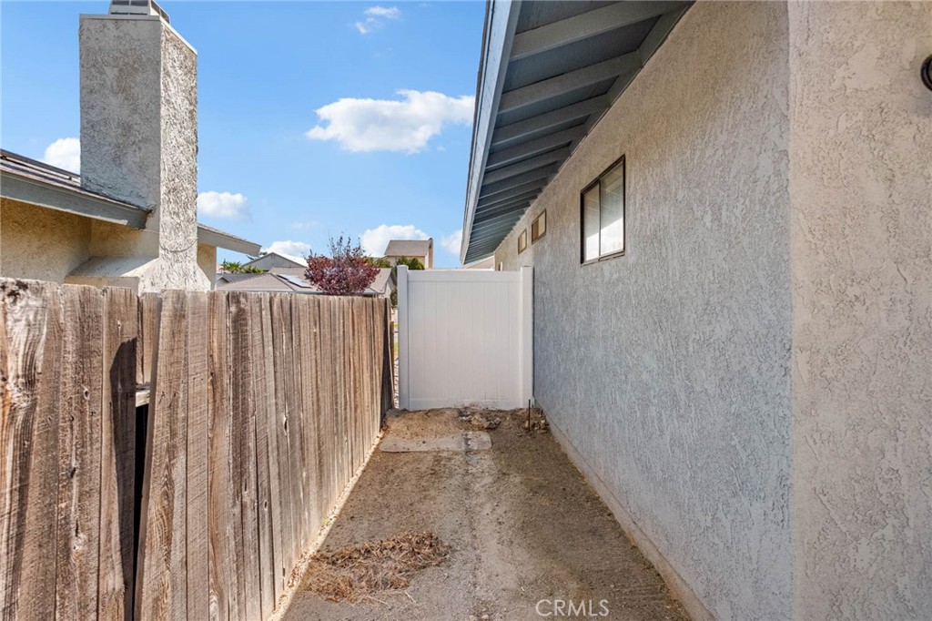 main property photo 41