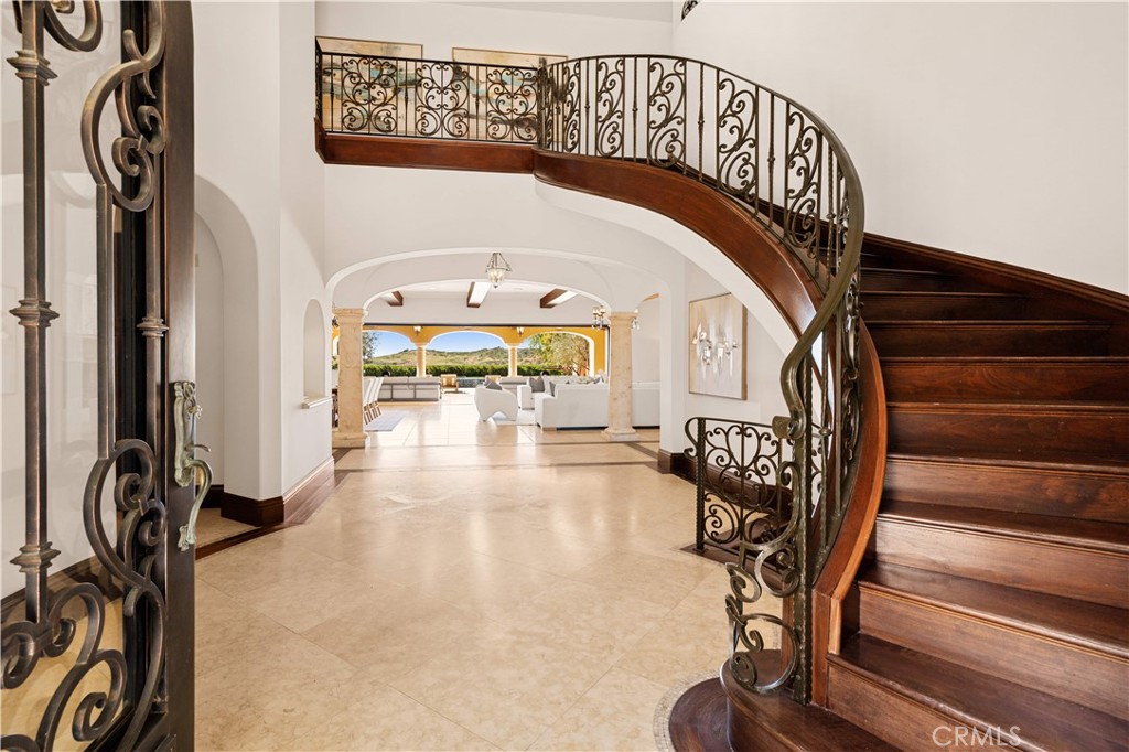 main property photo 11