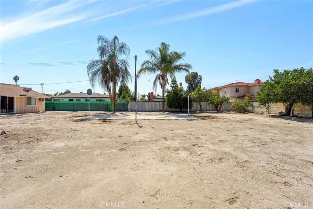 main property photo 18