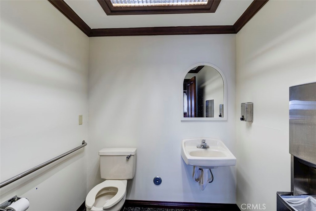 main property photo 11