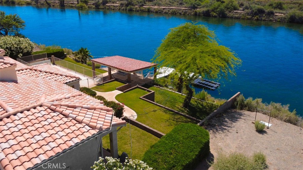 main property photo 6