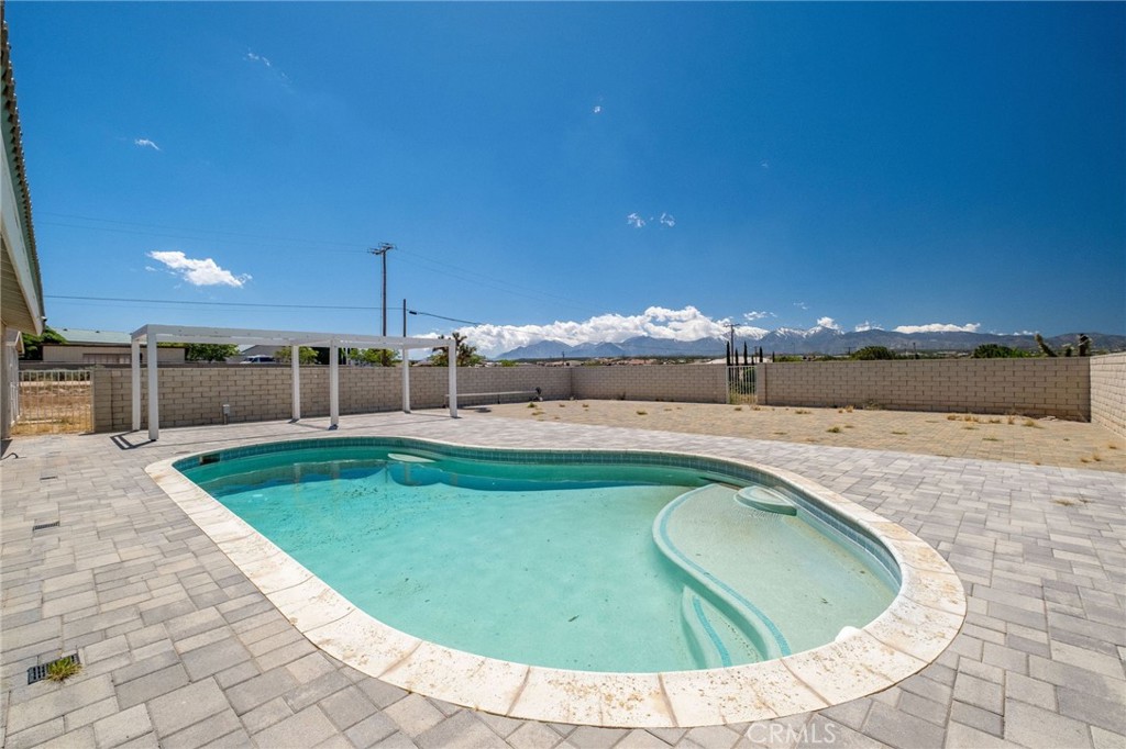 main property photo 50
