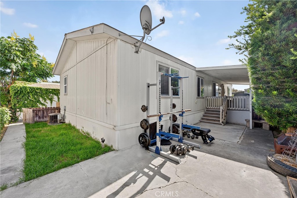 main property photo 28
